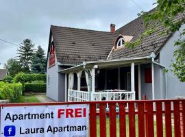 Laura Apartman Balatonmáriafürdő, hotel in Balatonmáriafürdő