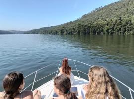 Sunset River, b&aring;d i Figueira da Foz