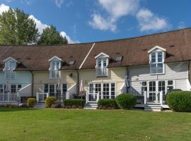 Mayfly Lodge, hotel pantai di South Cerney