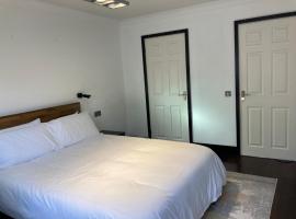 2 bed Serviced Apartment in Henley, khách sạn ở Henley on Thames