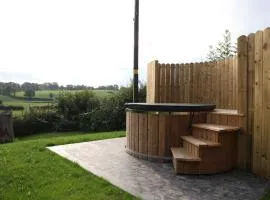 Stone Gate lodge with Private Hot Tub