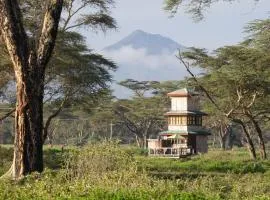 The Watch Tower 360 Safari Views & Stargazing
