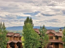 Pool, Hot Tub, Sauna, Amazing Ski Area Views, Partially Covered Patio, hôtel à Steamboat Springs