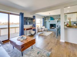 Spacious Lakefront Home in White Lake, готель у місті Oxbow