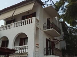 Villa sea view Poros island!, hotel in Poros