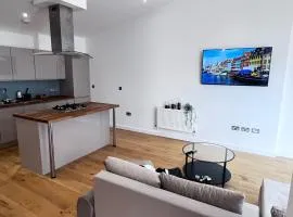 This Stylish Apartment Is Perfect Near Greenwich