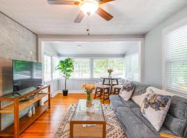 Jacksonville Apartment with Private Patio Near NAS!