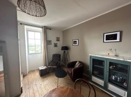 Au Cœur de GENSAC, village de charme dominant la Dordogne, hotel in Gensac