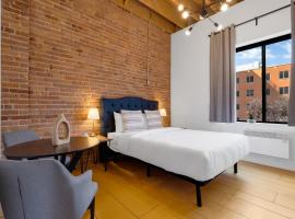 The Little Prince Rooms-Old Montreal, hostel in Montr&eacute;al