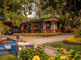 Hotel Mi Monaco, hotel v destinaci Pueblo Tapao