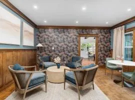 Luxe Retreat Designed For Group Getaways