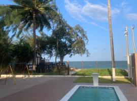 Itamaracá में, होटल Casa à beira mar com piscina em Itamaracá