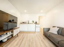 Brand New Studio Apartment in Great Neighborhood