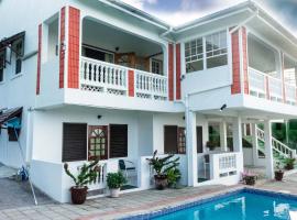 Cleopatra Villas - Sea View, hotel com estacionamento em Rodney Bay Village