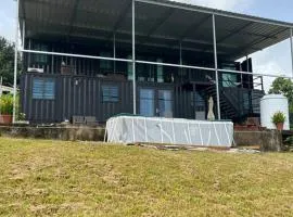 ONE BEDROOM Ocean- Mountain View home five min to beach