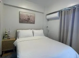 1 BR Condo with balcony in Verdon Parc Trevans Building