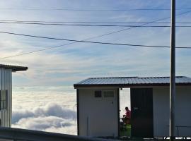 ชาร์จแบต ภูทับเบิก, casa de campo em Ban Muang Baeng