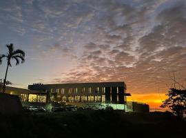 Laska Hotel & Resort Ciletuh, hotel with parking in Ciemas