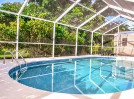 Hidden Gem with Heated Pool - Perfect for Family Getaway - Pet-friendly