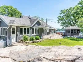Lake Muskoka Cottage one thousand and one night