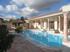 Villa Carthage, Hotel in Calignac