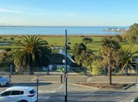 Beauty on The Bay - Best location in Timaru!