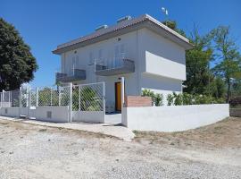 casa Yellow sul mare con accesso alla spiaggia privata, hotell sihtkohas Paestum