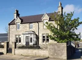 Beautiful 3-Story Townhouse in Central Lerwick