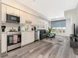 Luxury 1BR King Bed Unit - Private Balcony