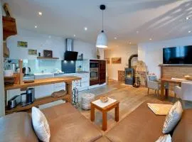 Villa Paula in Sellin - WG01 "Findling" strandnah mit Kamin, Terrasse, Balkon