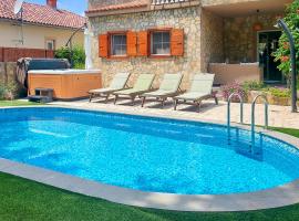 Holiday Home Mikac by Interhome, hotell sihtkohas Dobrinj