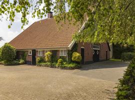 Holiday Home Familieboerderij by Interhome, hotel u gradu Losser