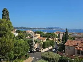 Petit Paradis à Bandol t4 piscine clim Parking Fibre Coffre-fort