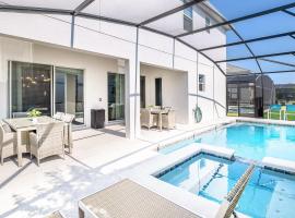 Sleeps 26 - with Private Pool Hot Tub Games & Cinema, glamping site in Kissimmee