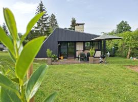 Ferienhaus Waldidyll, hotel con pileta en Gerolstein