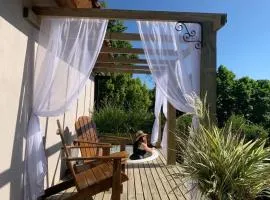 Chalé com Hidro, Lareira, cavalo, piscina, trilha