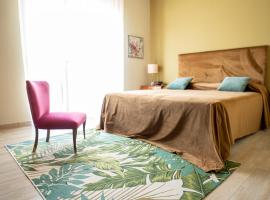CA'du LIN - Jacuzzi e Piscina, hotel with hot tubs in Cisterna dʼAsti