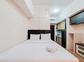 Simply and Modern Studio at Casa de Parco Apartment By Travelio