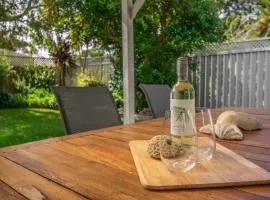Spacious 2 Family Accommodation in the Grove