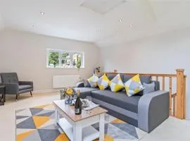 Redhill Hideaway Stylish Spacious Apartment