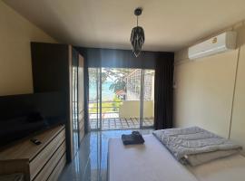 Krabi Greenday Hostel and Glamping, hotel v destinaci Ao Nang 