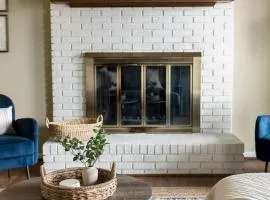 Serene Getaway with Patio in Pineville