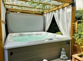 Natural Suite en centre ville avec SPA et jardin