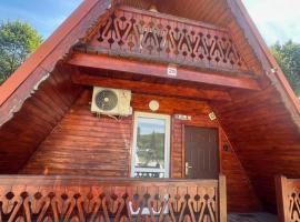 Domek w Górach Opawskich nad Złotym Potokiem nr 2A, khách sạn ở Pokrzywna