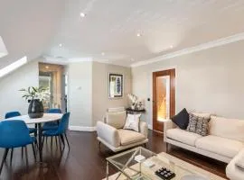 Weybridge - 2 Bed - parking