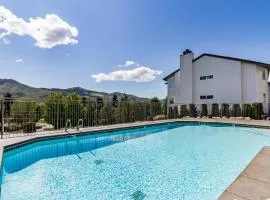 Park Pointe: City Sights Chalet (A204)