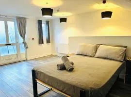 Spacious and Affordable City Center two beds flat