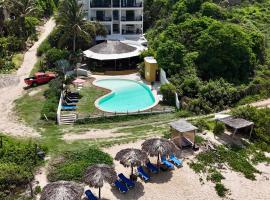 Manta Raya Hotel - right on the beach, Hotel in Cuatunalco