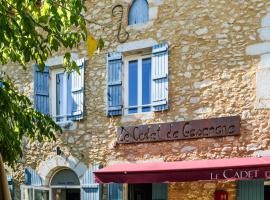 Logis H&ocirc;tel & Restaurant Le Cadet de Gascogne، فندق رومانسي في Saint-Justin