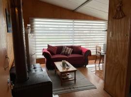 Cabaña con estacionamiento privado, hotel v destinaci Llanquihue